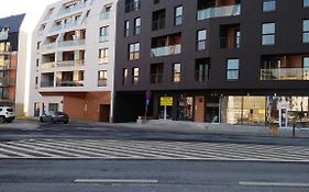 Poznan Black Red Apartment